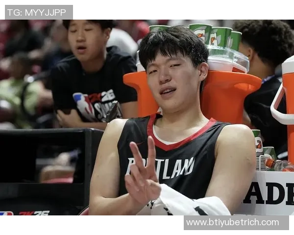 科内特替补出战14分钟完美表现6投全中砍下16分4篮板引发热议